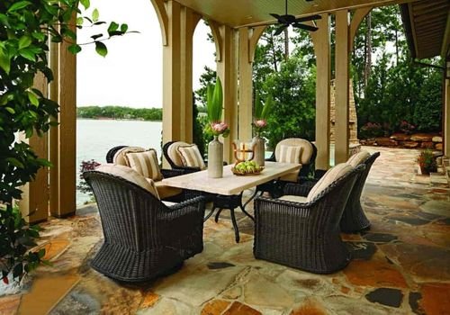 Outdoor patio furniture in Dubai